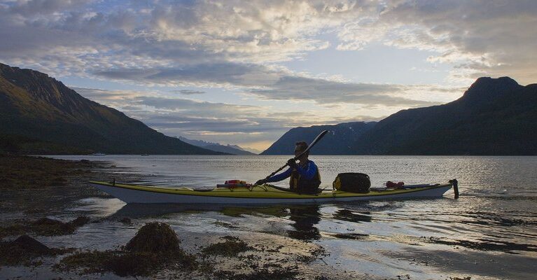 Med kajakk og til fots i Jøkelfjorden