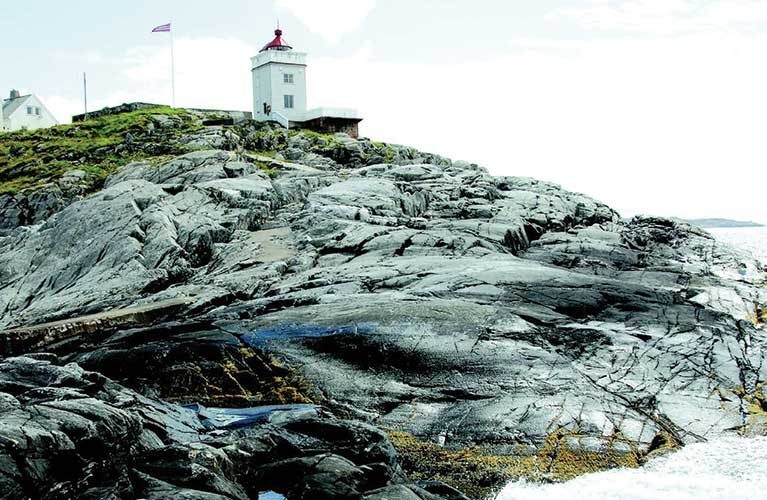 Fra fyr til fyr langs Vestlandskysten i kajakk