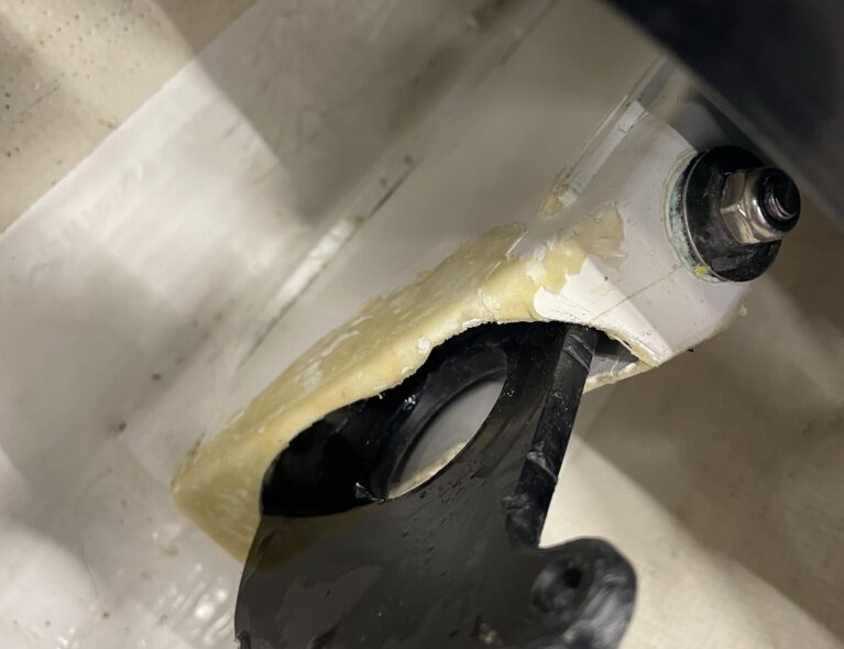 Hvordan fikse ødelagt skegg-kasse?