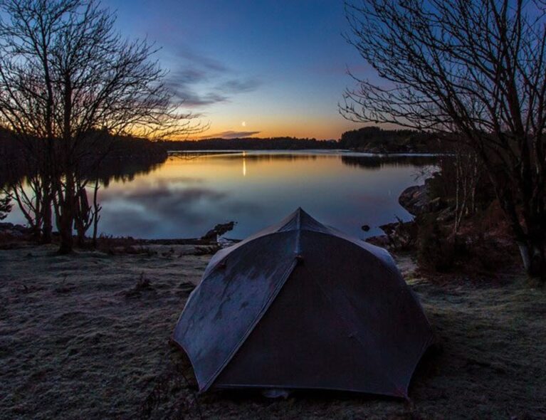 Bli inspirert: Vakker vinterpadling med teltovernatting!