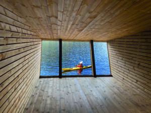 Utsikt til kajakk fra en padlehuk